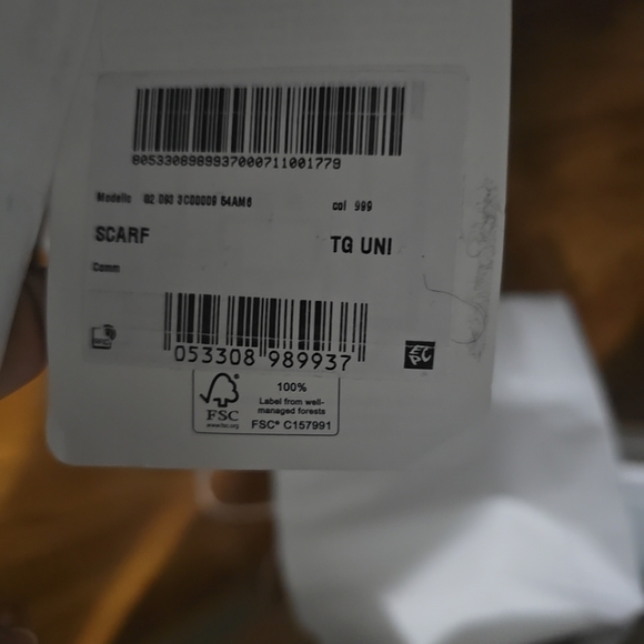 Moncler puffer scarf - Picture 6 of 6